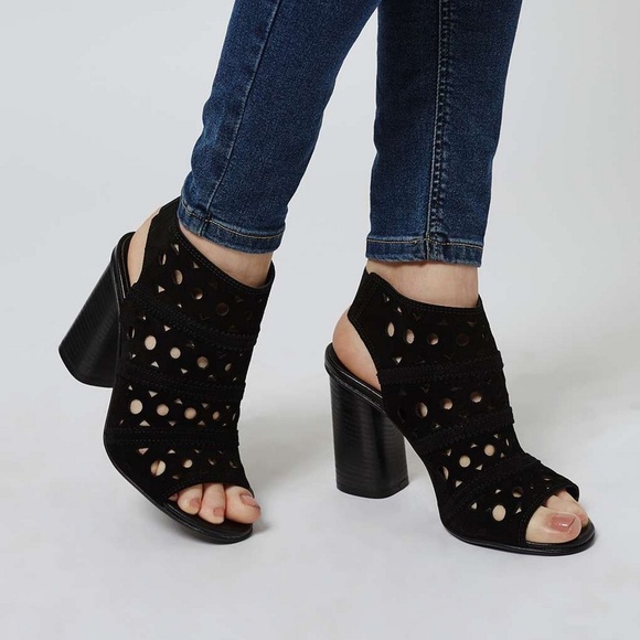 Topshop Shoes - NWOT Topshop NUVO Lasercut Sandals Black Size 6.5